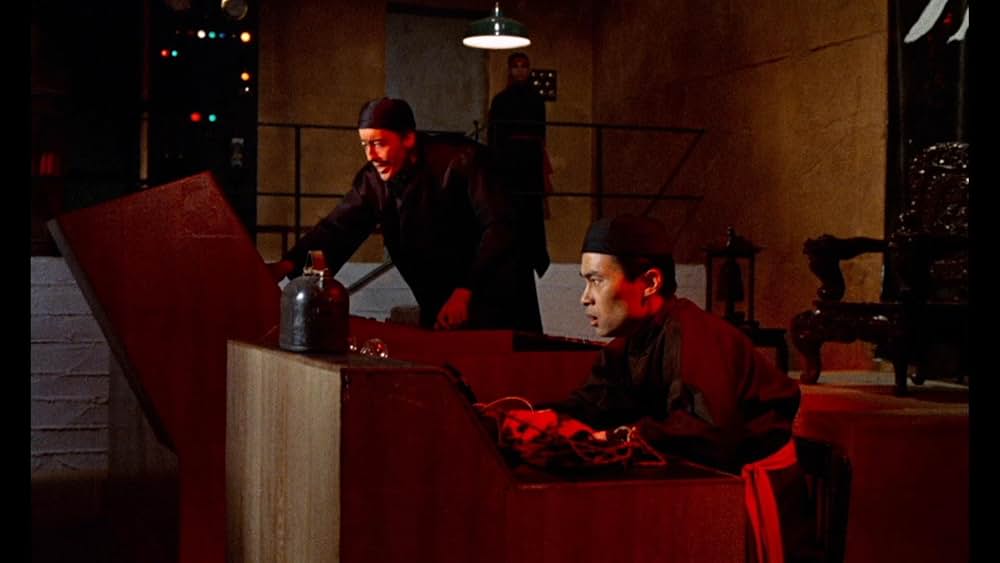 The Castle of Fu Manchu（原題）の画像