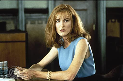 水曜日に抱かれる女の画像