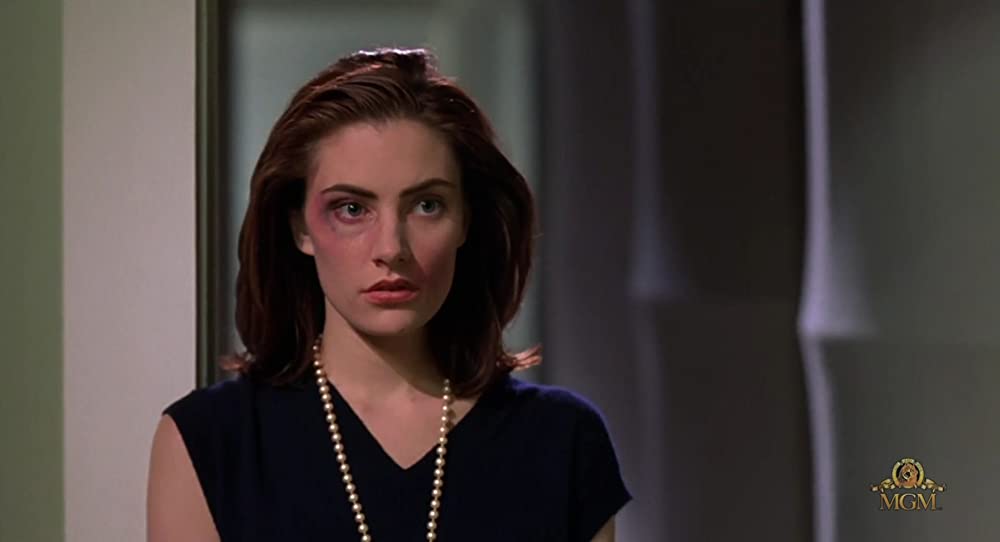 水曜日に抱かれる女の画像