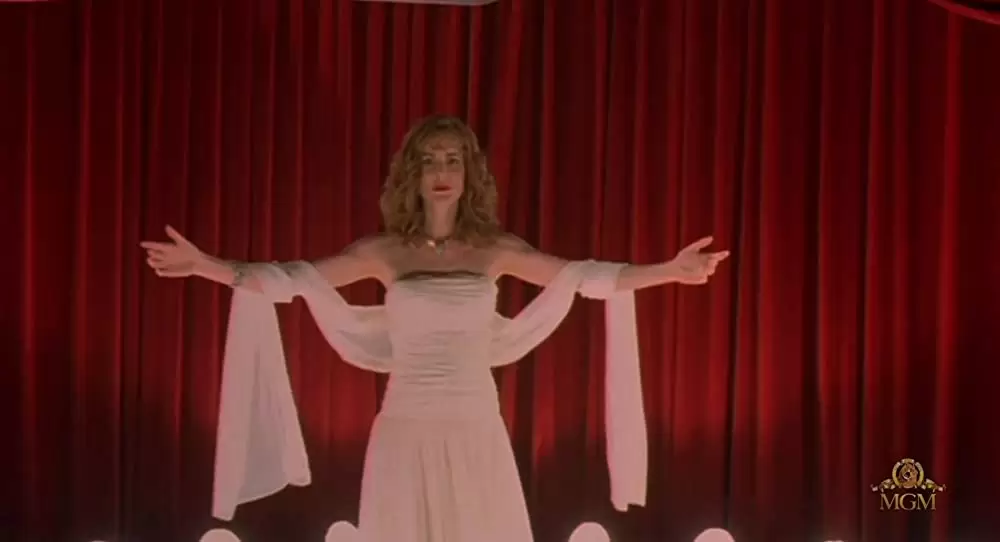 水曜日に抱かれる女の画像