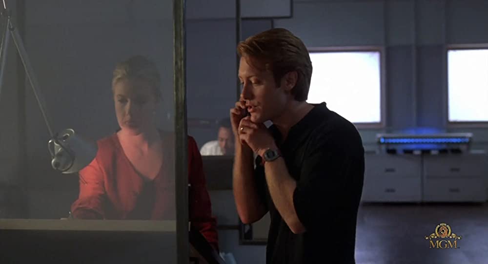 水曜日に抱かれる女の画像