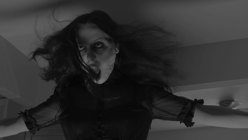 A Ghost Waits（原題）の画像