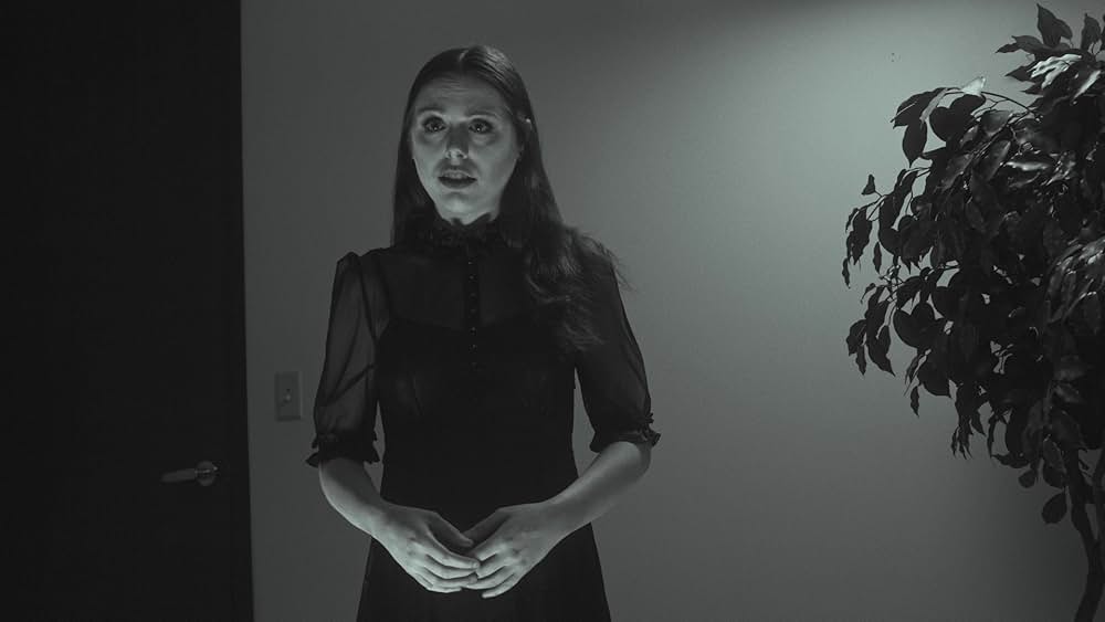 A Ghost Waits（原題）の画像