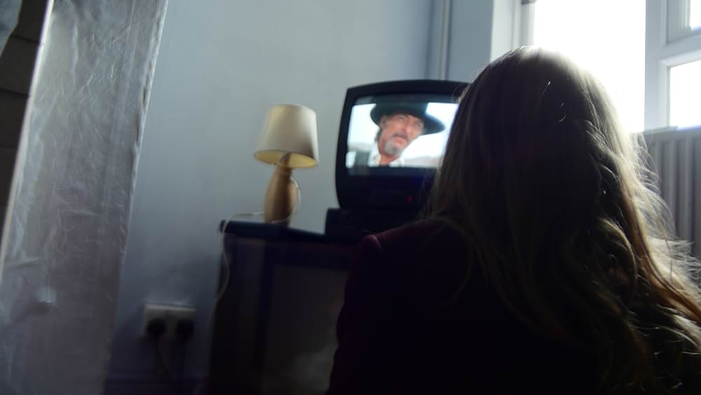 少女と拳銃の写真