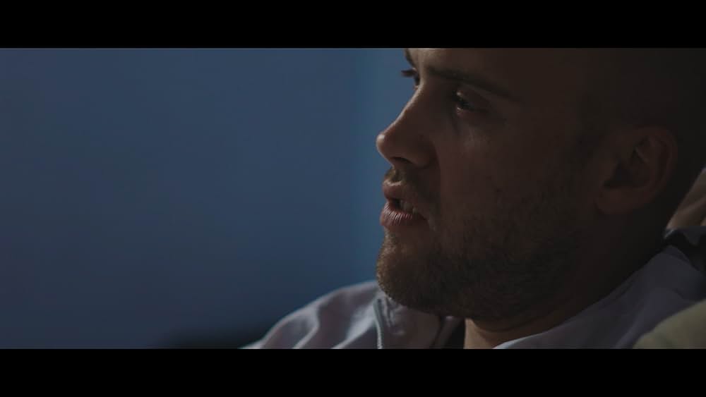 少女と拳銃の画像