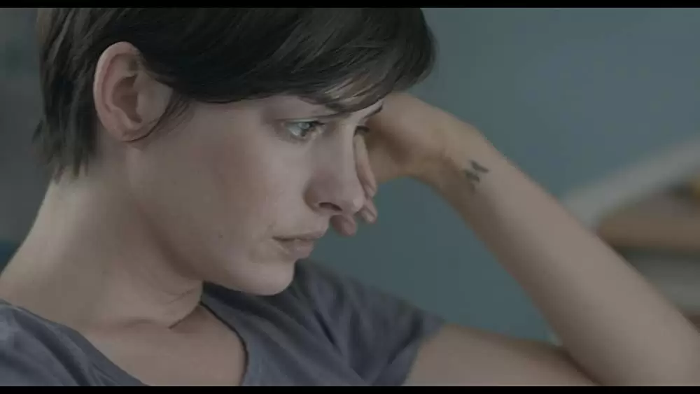 「ブルックリンの恋人たち」アン・ハサウェイの画像