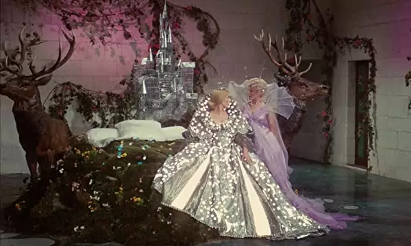 「ロバと王女」カトリーヌ・ドヌーブ & デルフィーヌ・セイリグの画像