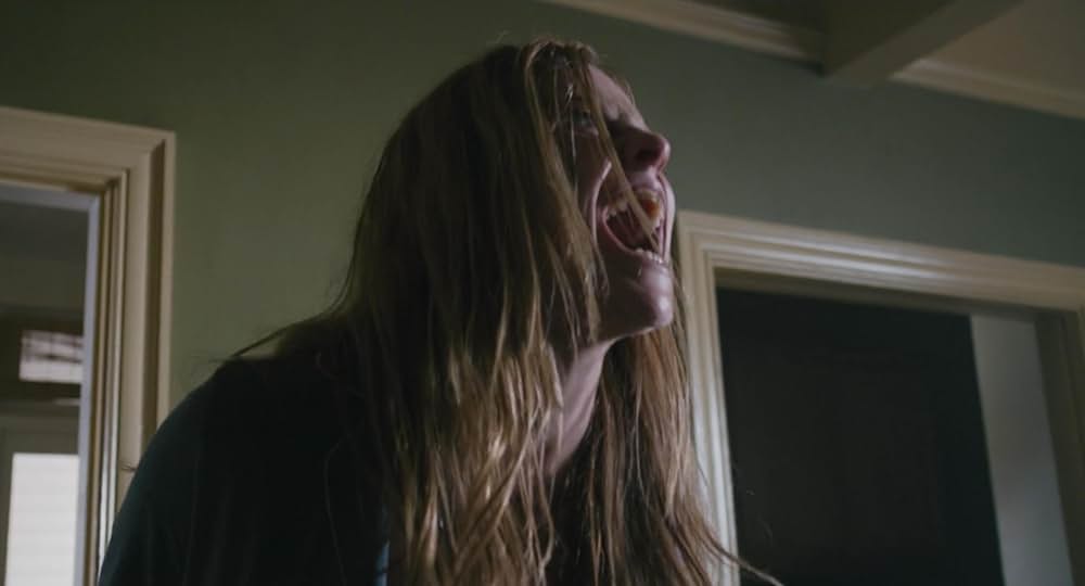 エミリー・ブレアの秘密の画像