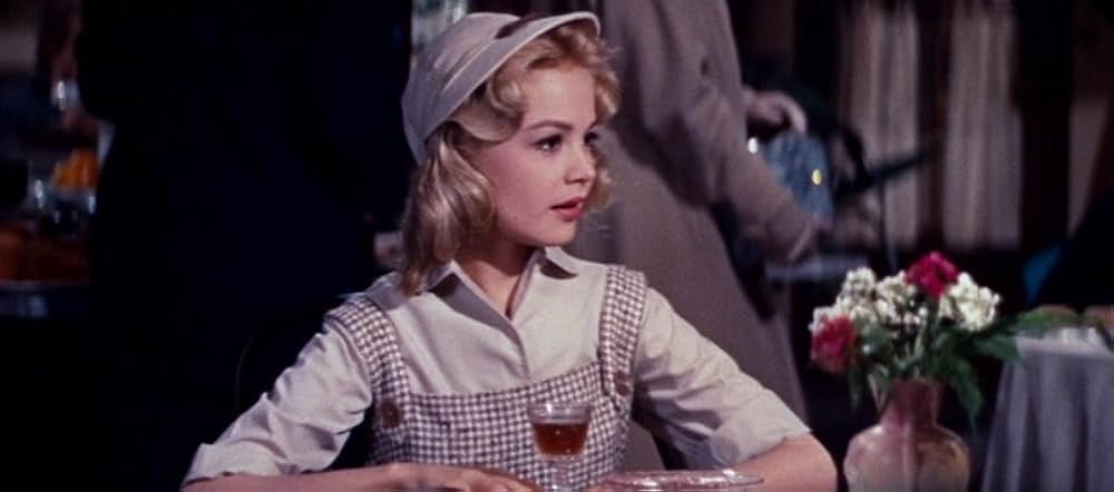 The Reluctant Debutante（原題）の画像