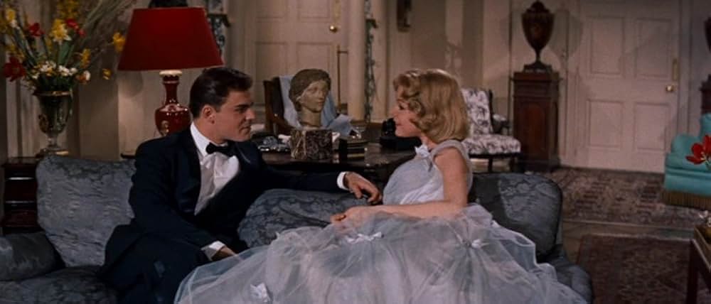 The Reluctant Debutante（原題）の画像