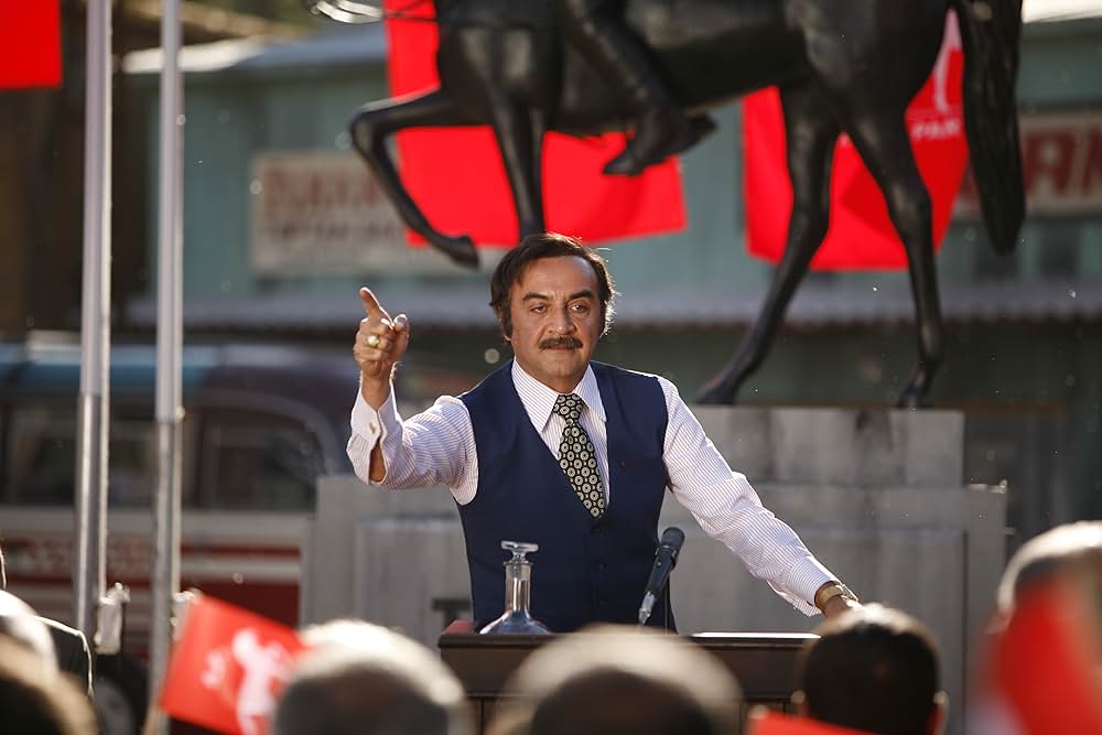 酸っぱいリンゴの木の下での画像