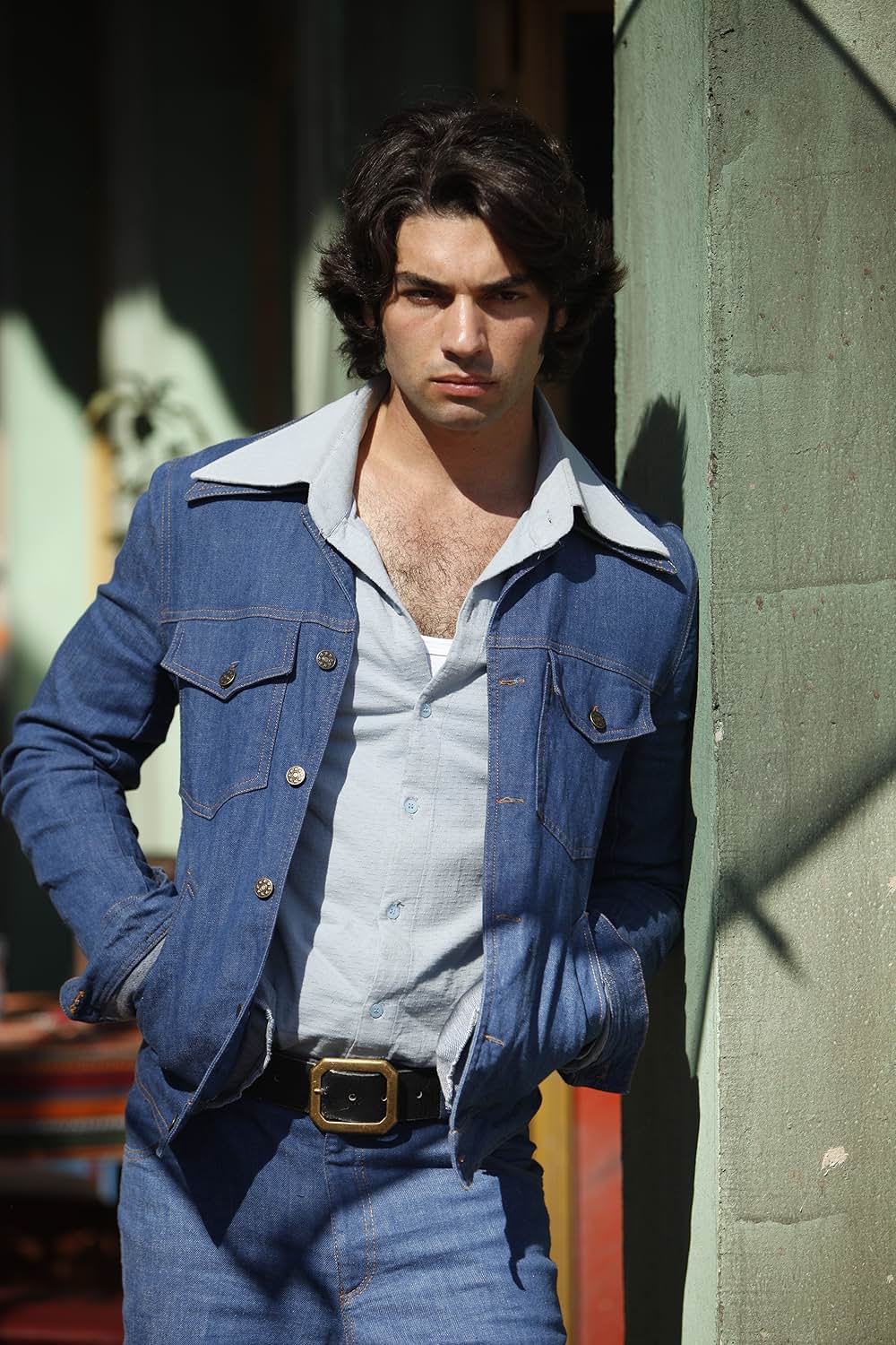 酸っぱいリンゴの木の下での画像