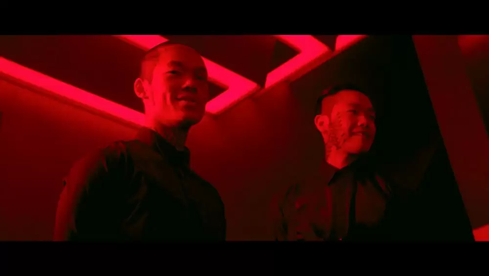 ディヴァイン・フューリー／使者の画像