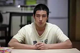 「カラスの親指」小柳友の画像