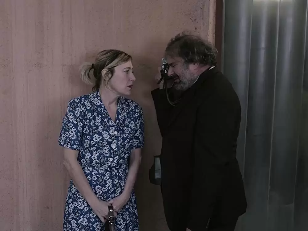 「アスファルト」バレリア・ブルーニ・テデスキ & ギュスタブ・ケルベンの画像