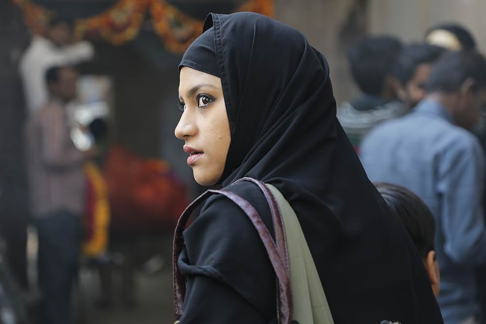 ブルカの中の口紅の画像