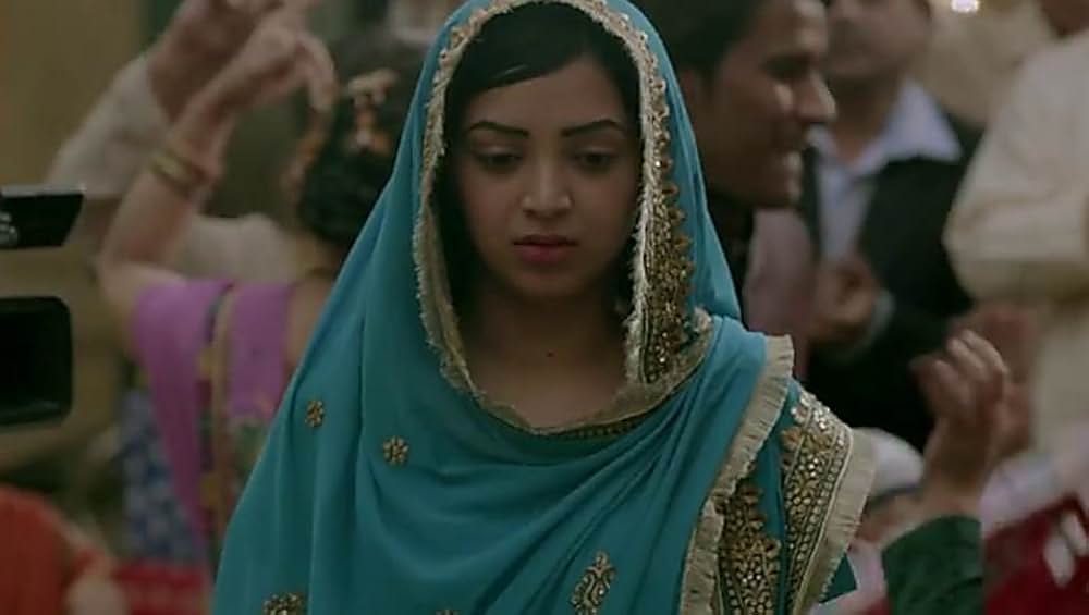 ブルカの中の口紅の画像