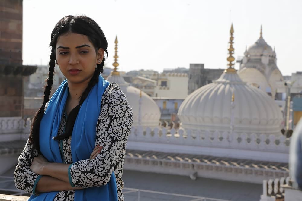 ブルカの中の口紅の画像