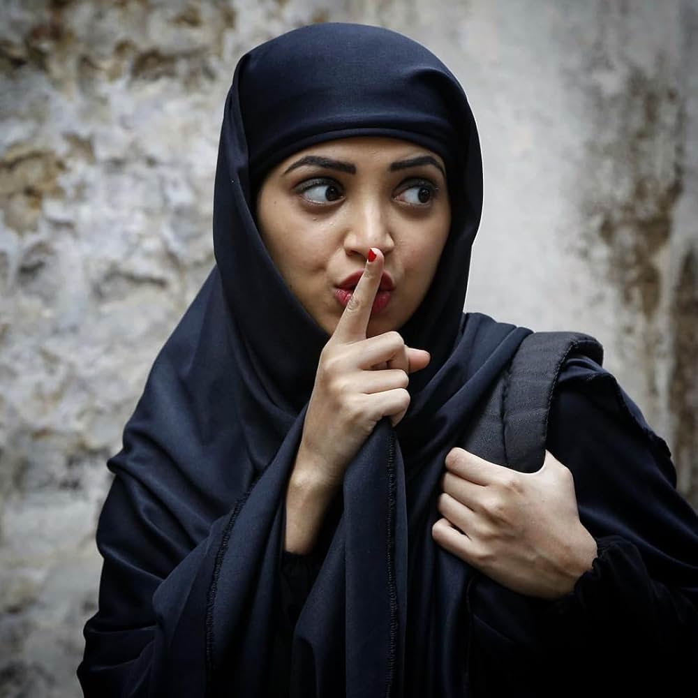 ブルカの中の口紅の画像