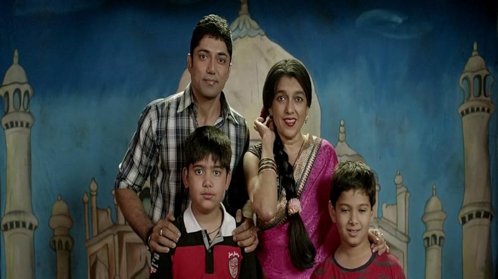 ブルカの中の口紅の画像