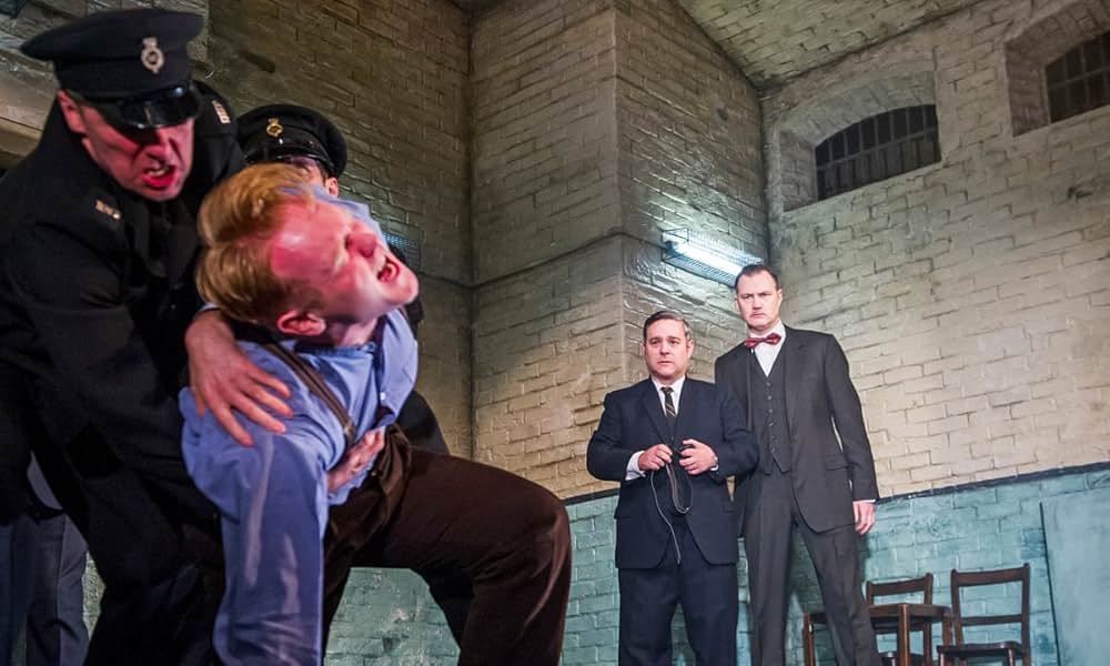 ナショナル・シアター・ライヴ 2017 「ハングメン」の画像