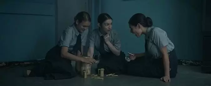 レベル16 服従の少女たちの画像