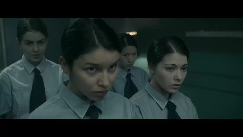 レベル16 服従の少女たちの画像