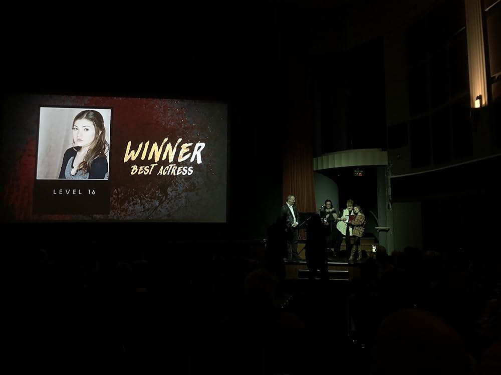 レベル16 服従の少女たちの画像