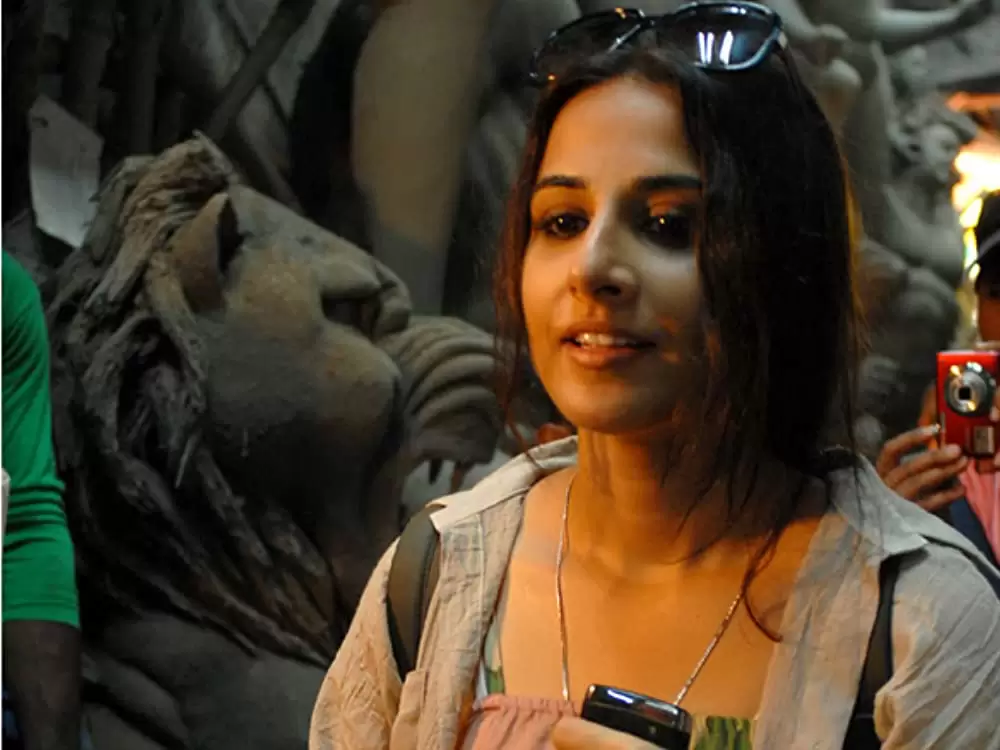 「女神は二度微笑む」ビディヤ・バランの画像