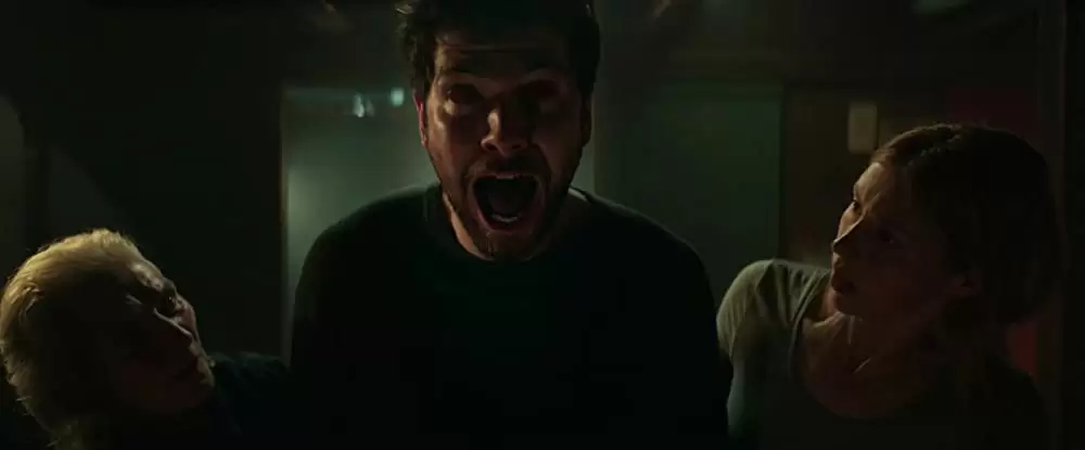 「シー・フィーバー 深海の怪物」オルウェン・フエレ & Jack Hickey & ハーマイオニー・コーフィールドの画像