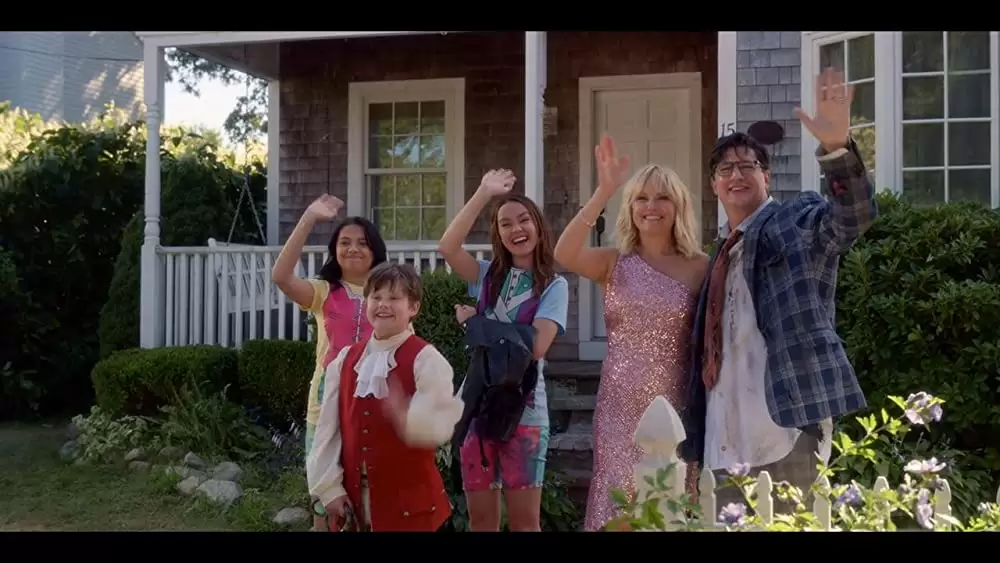 「スリープオーバー 夜の大冒険」Malin Åkerman & ケン・マリーノ & Maxwell Simkins & Cree Cicchino & セイディ・スタンリーの画像