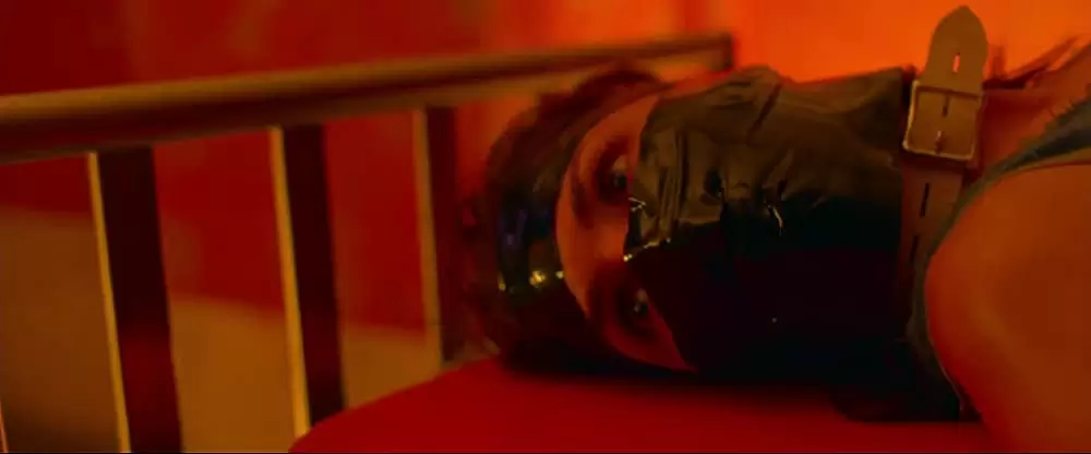 「ラプチャー 破裂」ノオミ・ラパスの画像