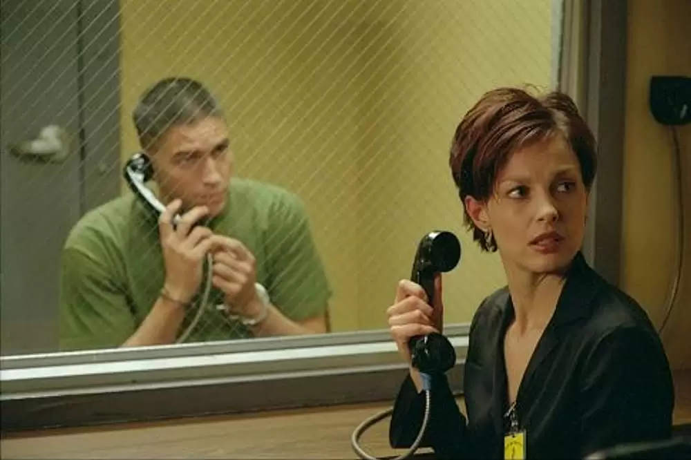 「ハイ・クライムズ」アシュレイ・ジャッド & ジム・カビーゼルの画像