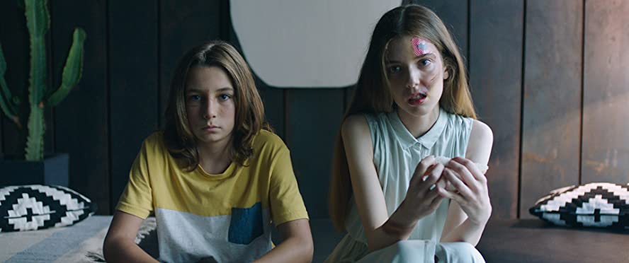 黒い箱のアリスの画像