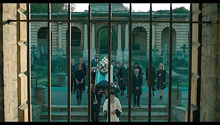 インビジブル 暗殺の旋律を弾く女の画像