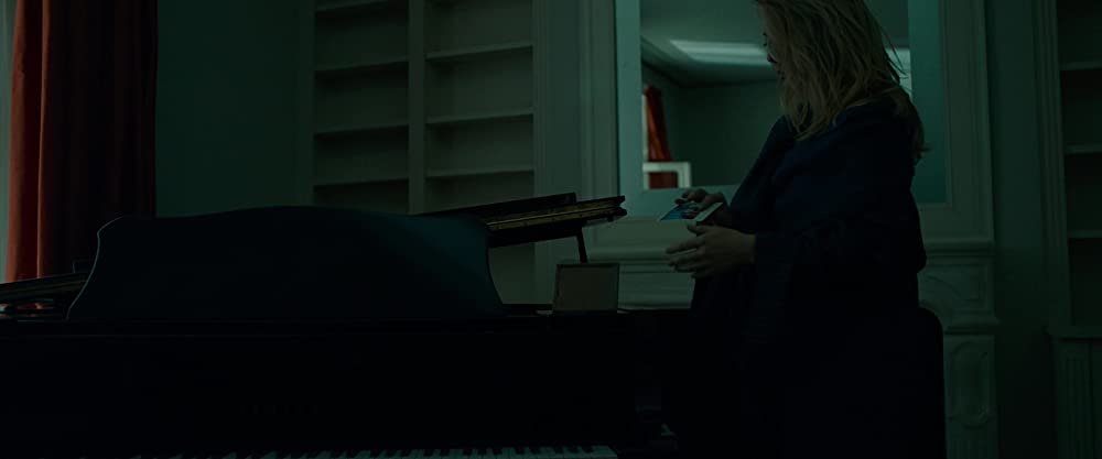 インビジブル 暗殺の旋律を弾く女の画像