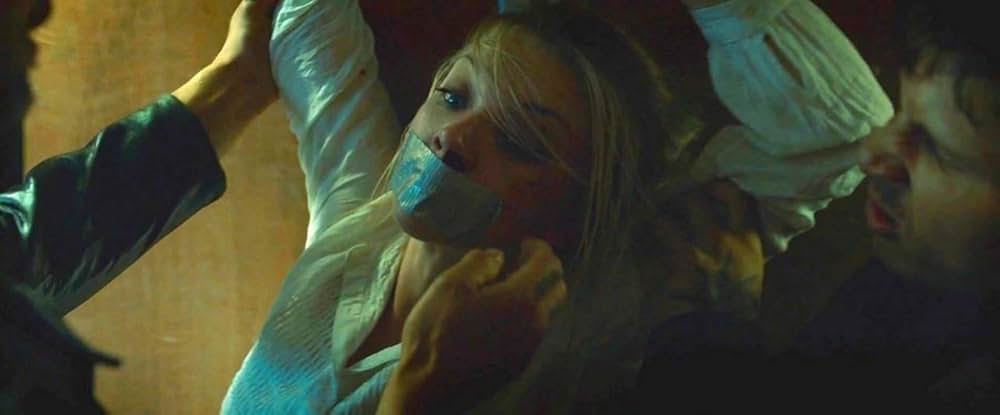 インビジブル 暗殺の旋律を弾く女の画像