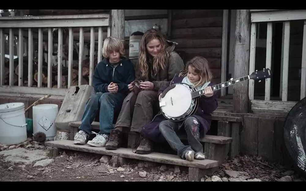 「ウィンターズ・ボーン」ジェニファー・ローレンス & Ashlee Thompson & Isaiah Stoneの画像