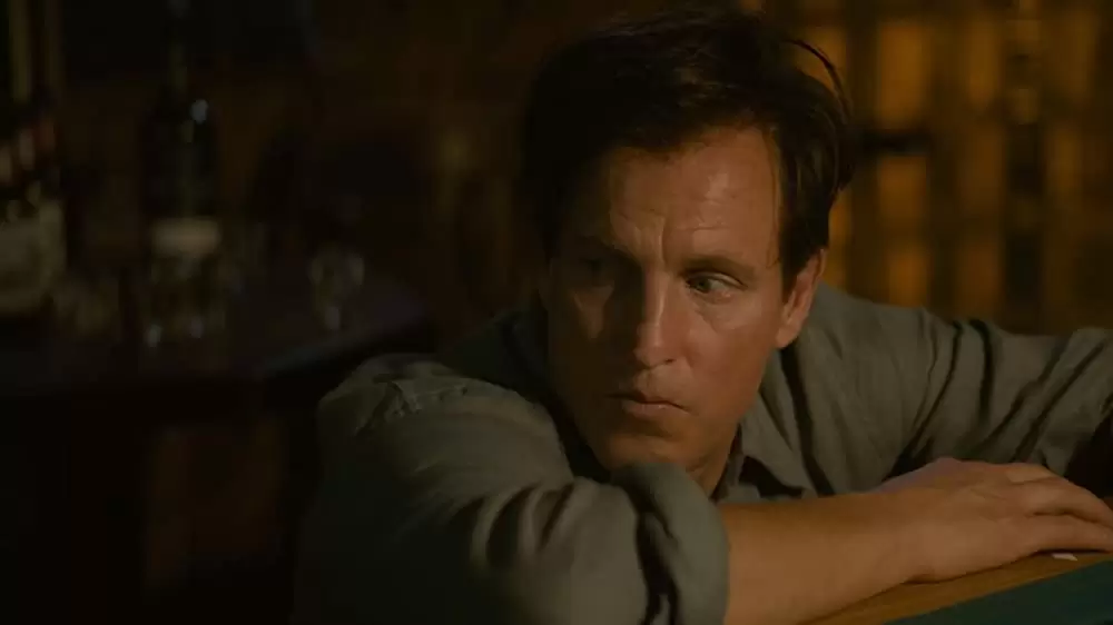 「ガラスの城の約束」ウッディ・ハレルソンの画像