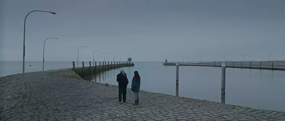 愛を複製する女の画像