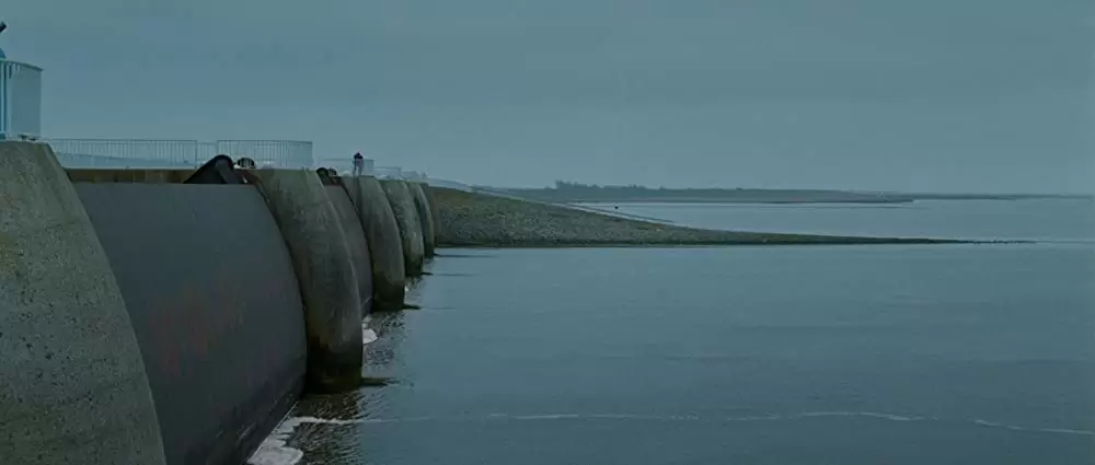 愛を複製する女の画像