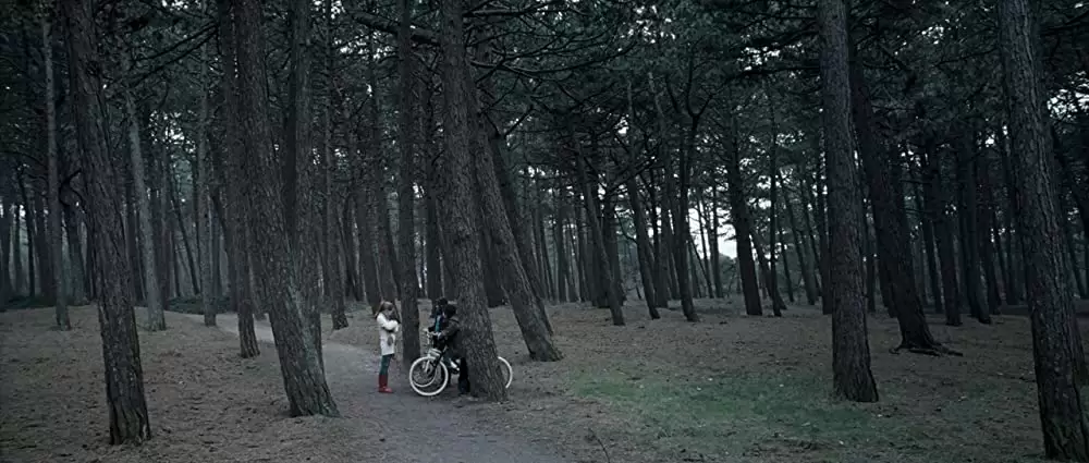 愛を複製する女の画像