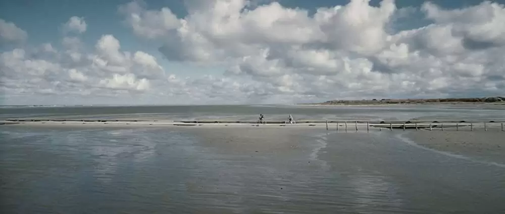 愛を複製する女の画像