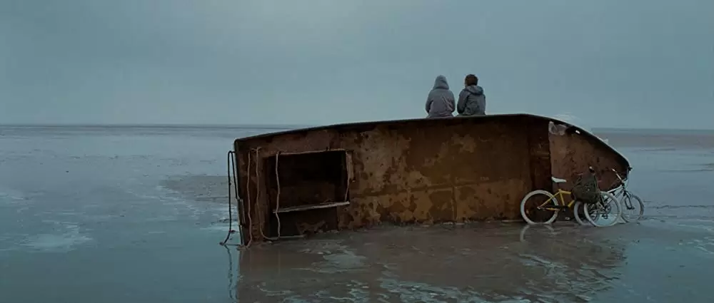 愛を複製する女の画像