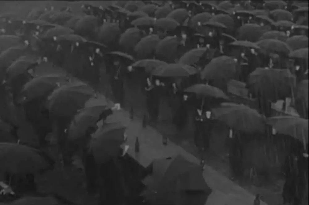 満員電車の画像