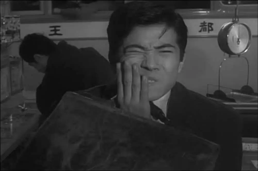 満員電車の画像