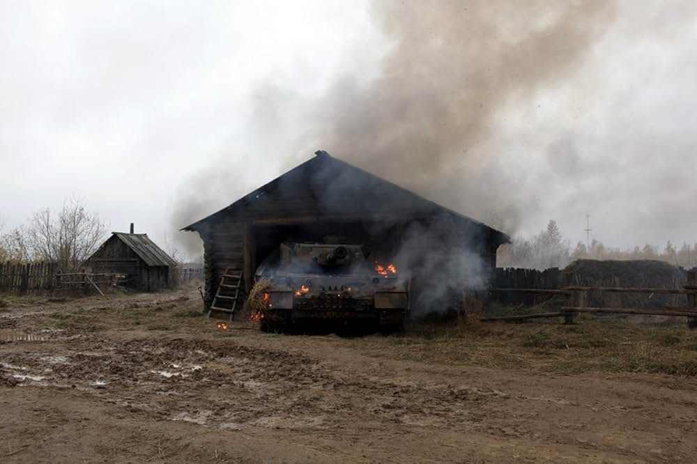 ホワイトタイガー ナチス極秘戦車・宿命の砲火の画像