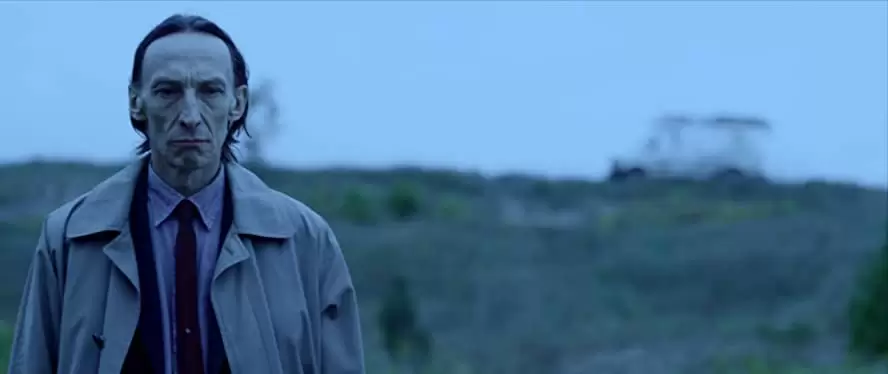 「マンホール」ジュリアン・リッチングスの画像