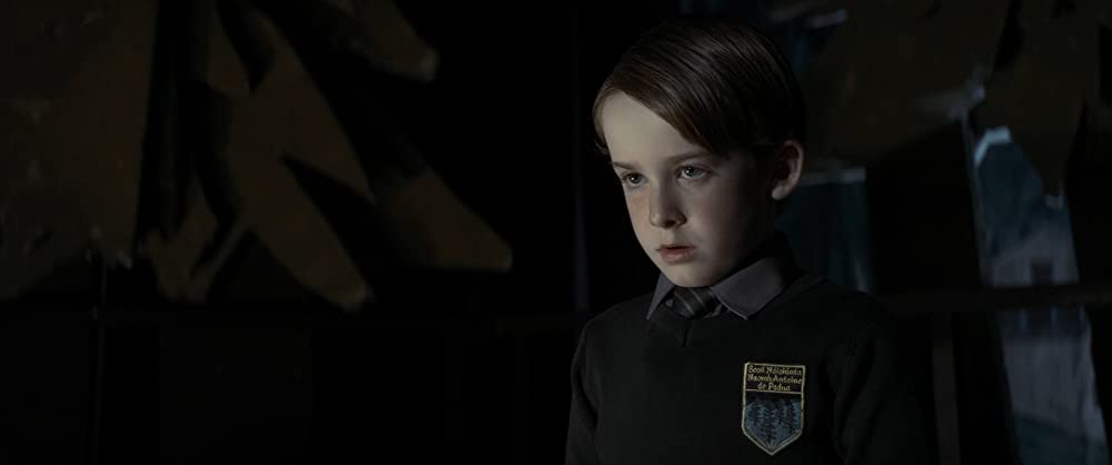 ホール・イン・ザ・グラウンドの画像