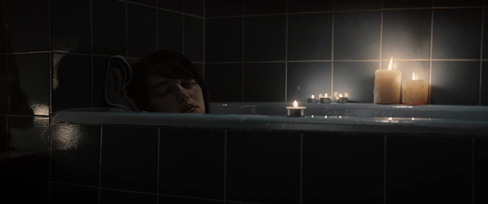 ホール・イン・ザ・グラウンドの画像